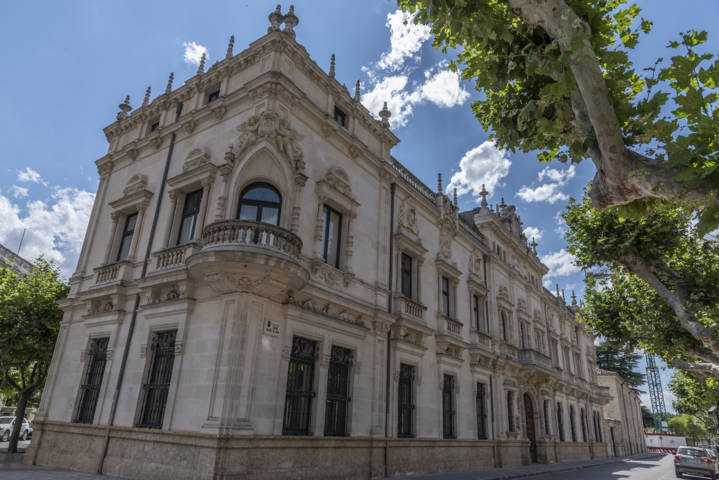 70 - Burgos - ciudad - palacio Arzobispal